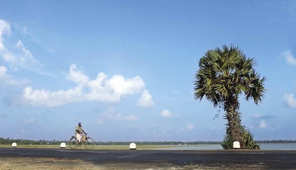 Sai Holiday Inn Jaffna Exterior foto