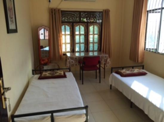 Sai Holiday Inn Jaffna Exterior foto